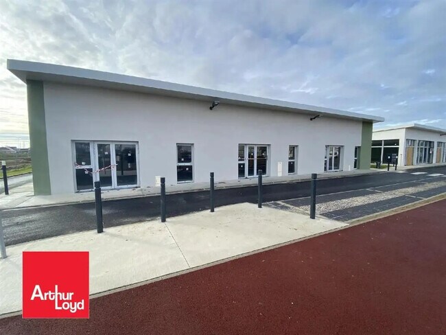 Plus de détails pour Local commercial à vendre