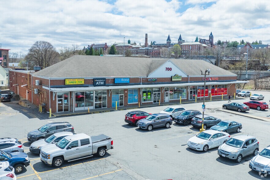 500-702 Southbridge St, Worcester, MA à louer - Photo principale – Image 2 sur 8