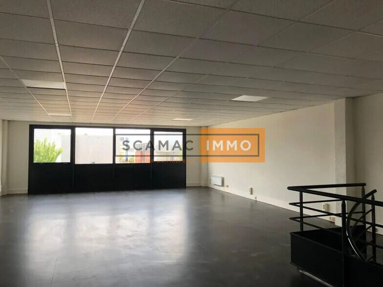 Bureau dans Herblay-sur-Seine à louer - Photo de l’immeuble – Image 2 sur 14