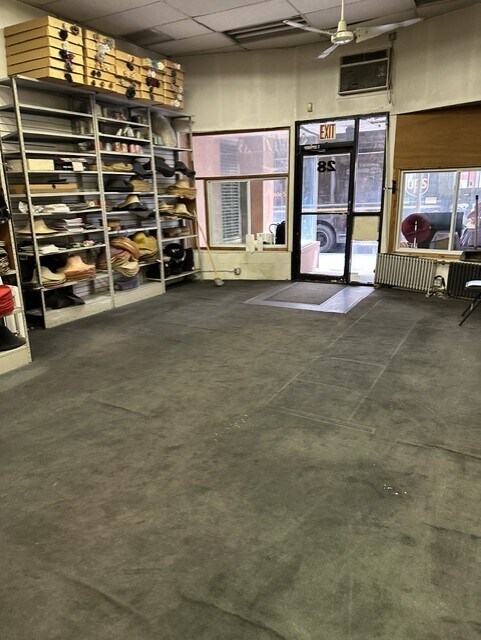 28 W 38th St, New York, NY 10018 - Lot Comm Coop -  - Photo intérieure - Image 2 of 7