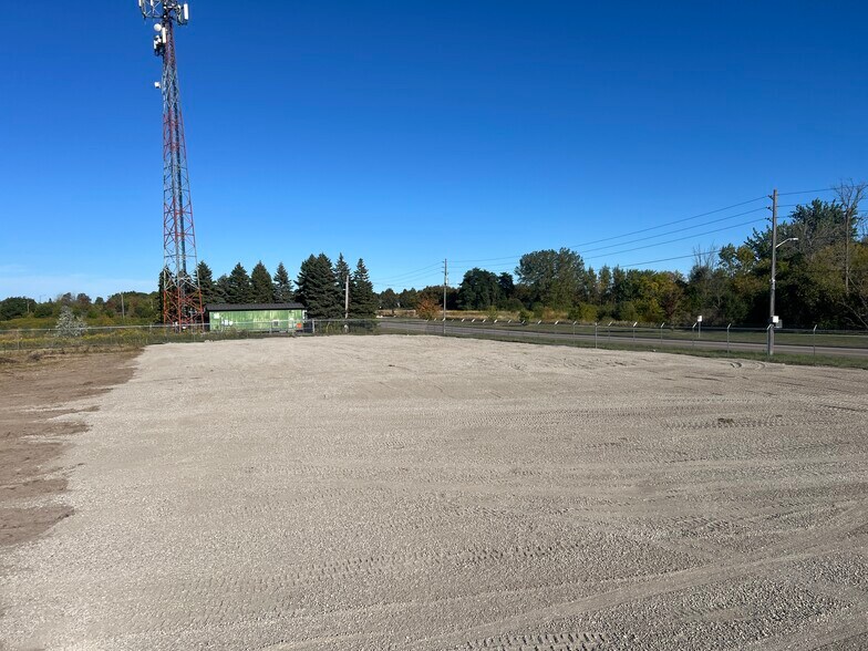 1190 Phillip Murray Av, Oshawa, ON à louer - Photo de l’immeuble – Image 3 sur 6