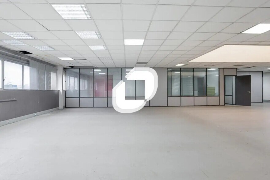 Bureau dans Noisy-le-Grand à louer - Photo de l’immeuble – Image 3 sur 14