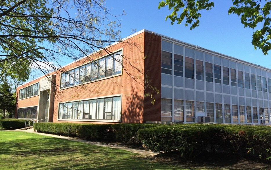 7300 N Cicero Ave, Lincolnwood, IL à louer - Photo principale – Image 2 sur 11