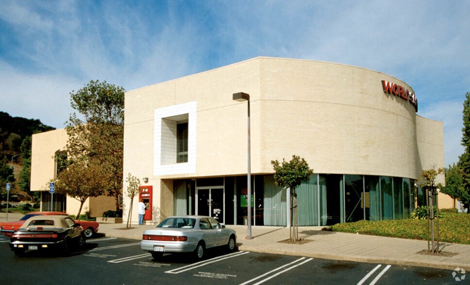 5798 Stoneridge Mall Rd, Pleasanton, CA à louer - Photo de l’immeuble – Image 2 sur 3
