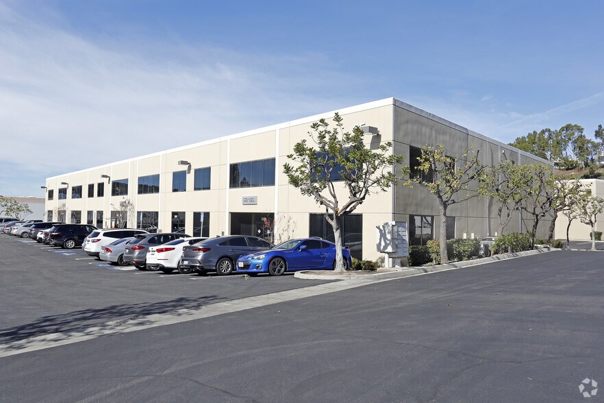 25 W Easy St, Simi Valley, CA à louer - Photo principale – Image 1 sur 13