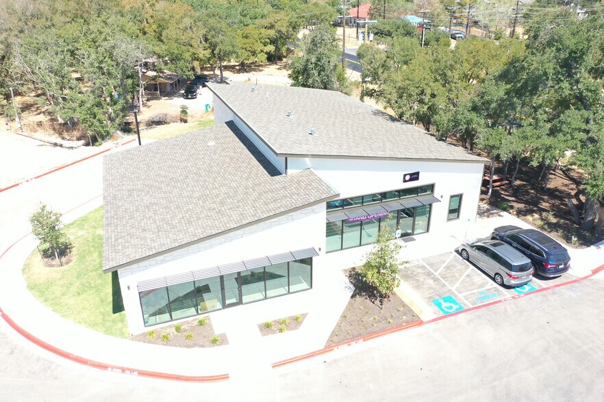1721 Sam Bass Rd, Round Rock, TX à louer - Photo de l’immeuble – Image 2 sur 6