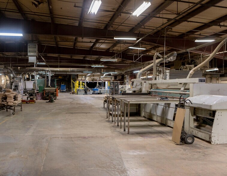 712 Industrial Ln, Oneida, TN à louer - Photo de l’immeuble – Image 2 sur 66