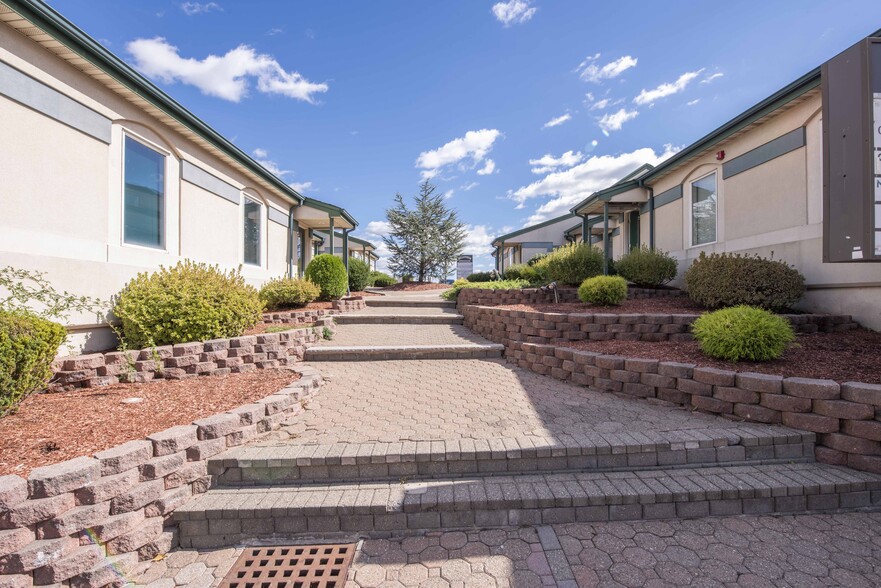 17-19 S Main St, Manville, NJ à louer - Photo de l’immeuble – Image 1 sur 66