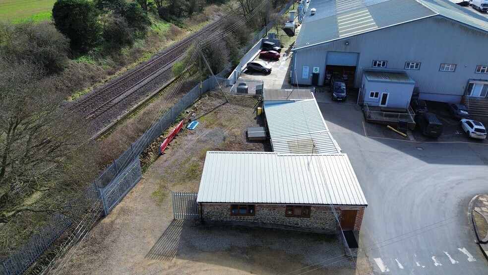 Unit 8 Cherwell Valley Business Park, Adderbury, Twyford à louer - Photo de l’immeuble – Image 2 sur 12