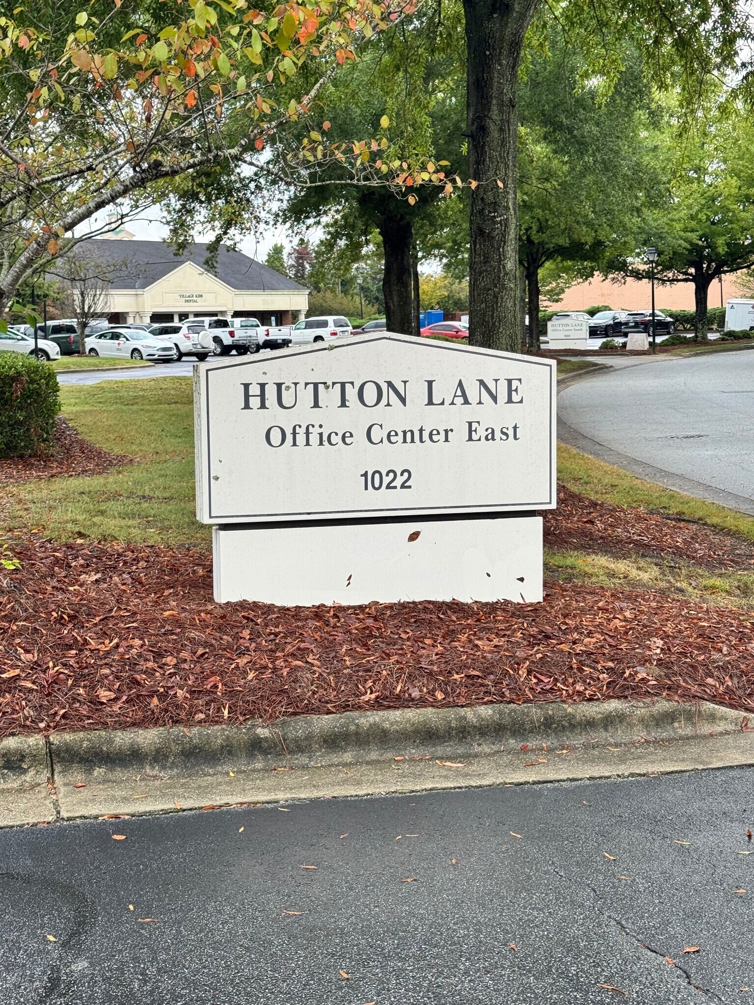 1022 Hutton Ln, High Point, NC à vendre Photo de l’immeuble– Image 1 sur 2