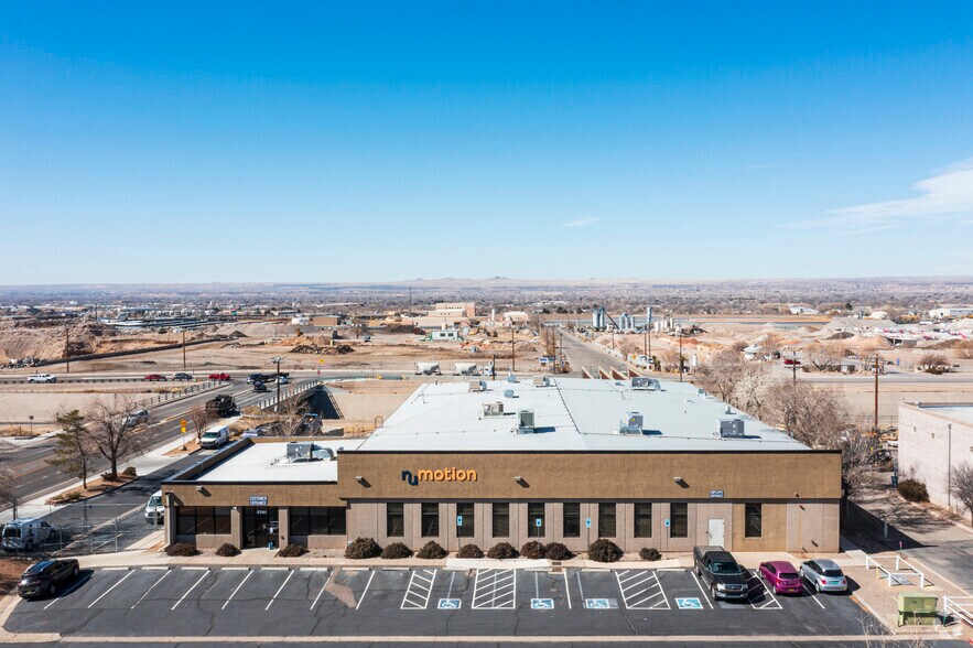 5741 Midway Park Pl NE, Albuquerque, NM à louer - Aérien – Image 2 sur 4
