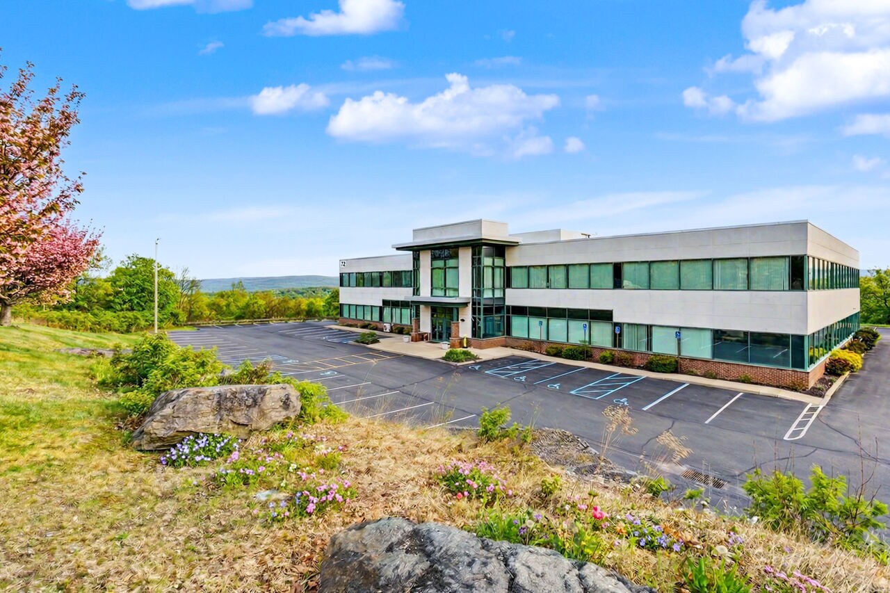 72 Glenmaura National Blvd, Moosic, PA à louer Photo de l’immeuble– Image 1 sur 22