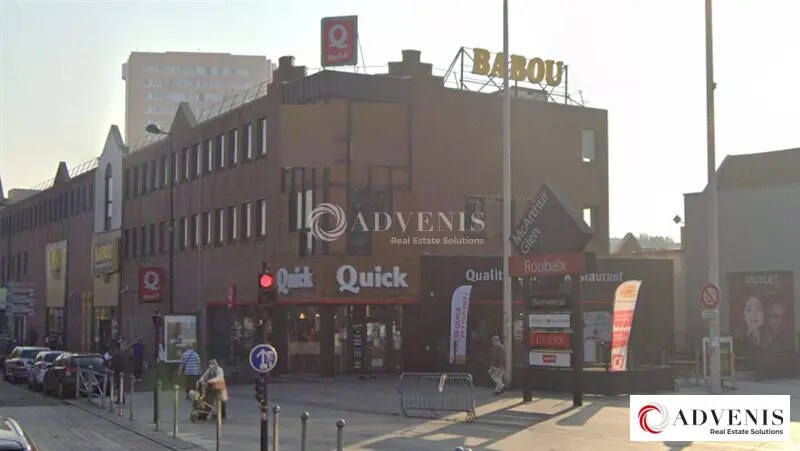 Bureau dans Roubaix à louer - Photo de l’immeuble – Image 1 sur 7