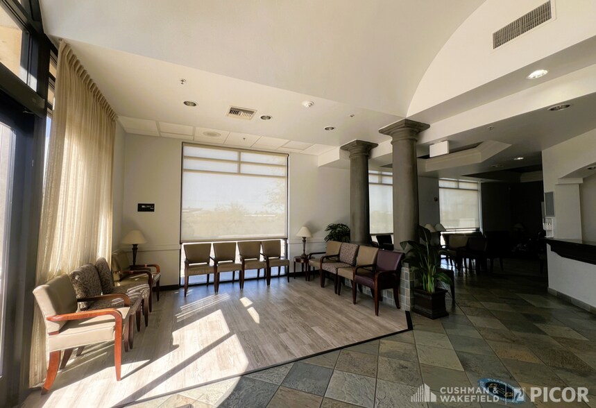 2260 W Orange Grove Rd, Tucson, AZ à louer - Photo de l’immeuble – Image 3 sur 7