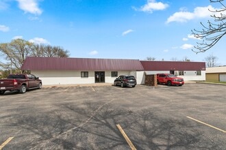 400 E Highland Dr, Oconto Falls, WI à louer Photo intérieure– Image 1 sur 19