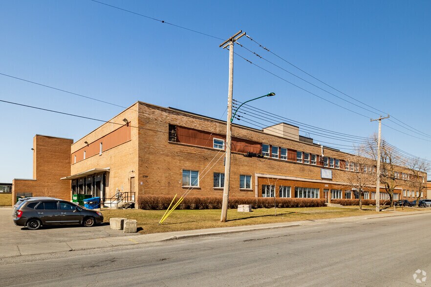 5785 Rue Paré, Mt Royal, QC à louer - Photo de l’immeuble – Image 2 sur 6