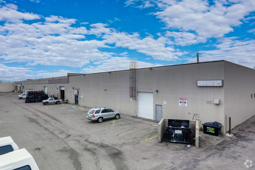 1830 52nd St SE, Calgary, AB à louer - Photo de l’immeuble – Image 3 sur 3