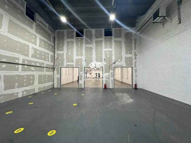 Plus de détails pour Industriel/Logistique à louer