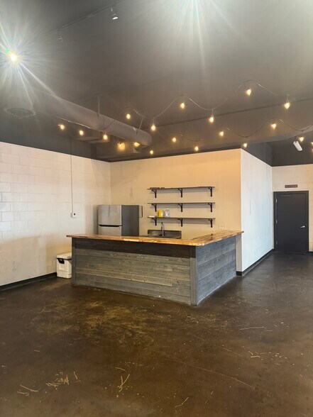 405 Gentry Way, Reno, NV à louer - Photo de l’immeuble – Image 3 sur 14