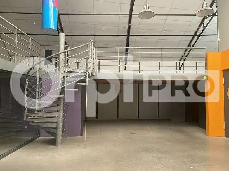 Local d'activités dans Le Havre à vendre - Photo intérieure – Image 2 sur 9