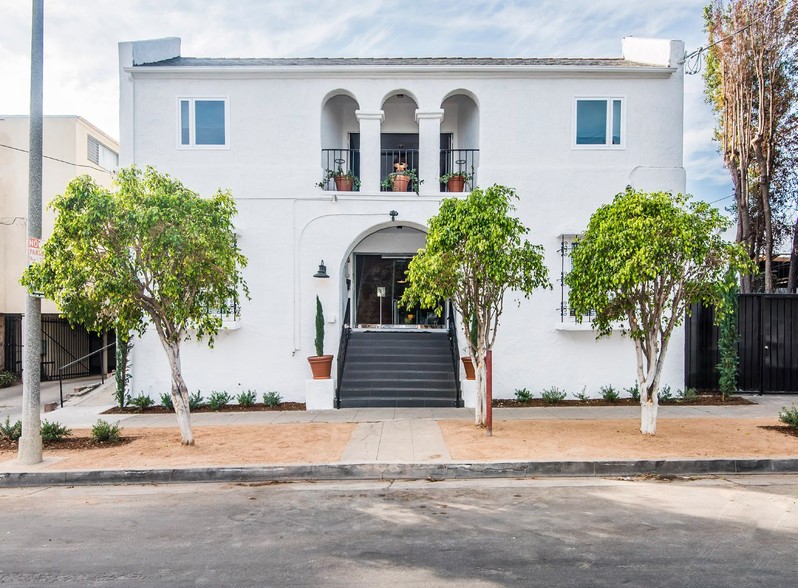 1439 N Curson Ave, Los Angeles, CA à vendre - Photo principale – Image 1 sur 10
