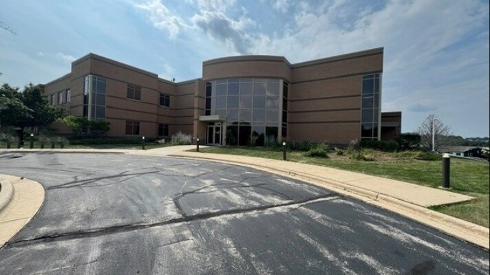 469 Security Blvd, Howard, WI à louer - Photo de l’immeuble – Image 3 sur 10