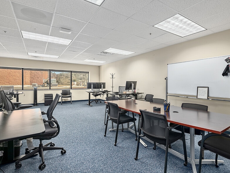 16 Biltmore Ave, Asheville, NC à louer - Photo intérieure – Image 2 sur 16