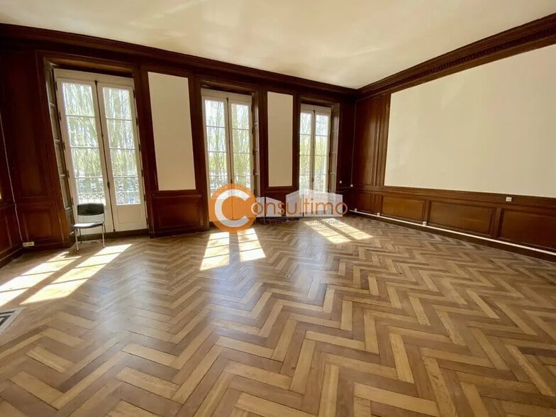 Bureau dans Bordeaux à louer - Photo intérieure – Image 1 sur 6