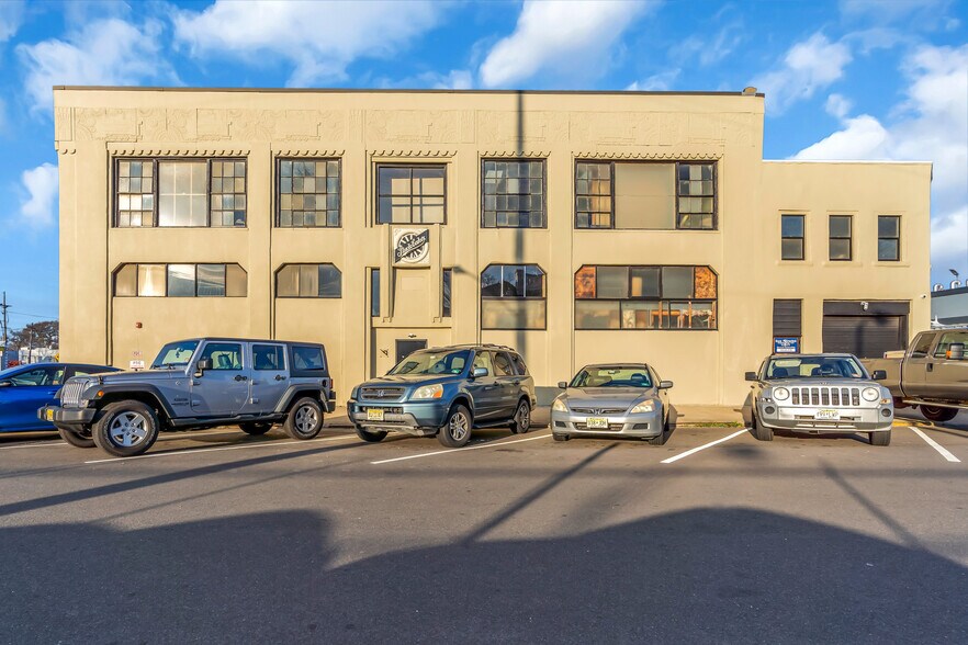 807 Summerfield Ave, Asbury Park, NJ à louer - Photo principale – Image 1 sur 29