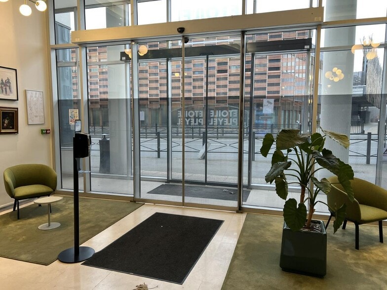 42 Boulevard De La Libération, Saint-Denis à louer - Hall d’entrée – Image 2 sur 9