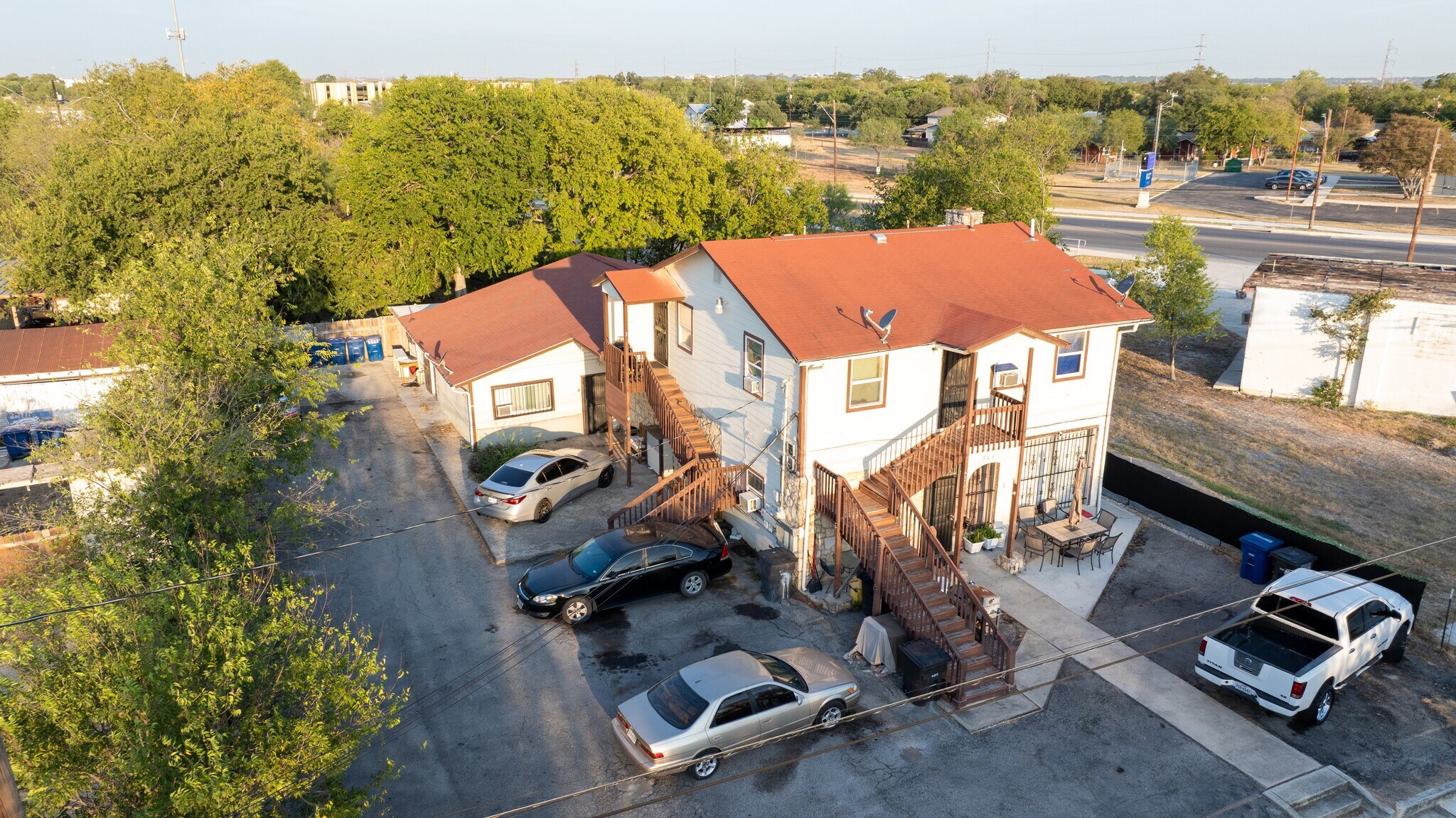 563 SW 39th St, San Antonio, TX à vendre Photo de l’immeuble– Image 1 sur 12