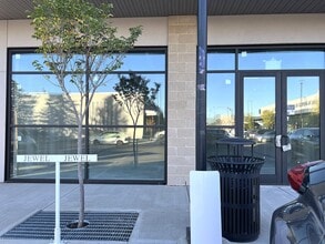 5320 Admiral Girouard St NW, Edmonton, AB à louer Photo intérieure– Image 2 sur 26