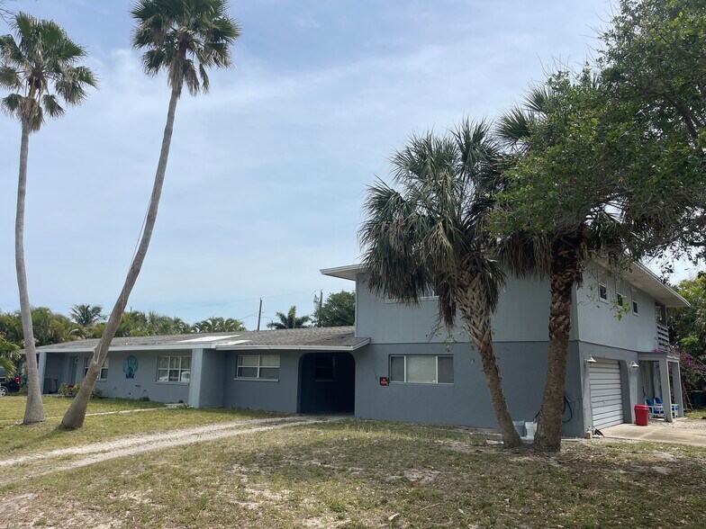 139 2nd Ave, Indialantic, FL à vendre - Photo de l’immeuble – Image 2 sur 3