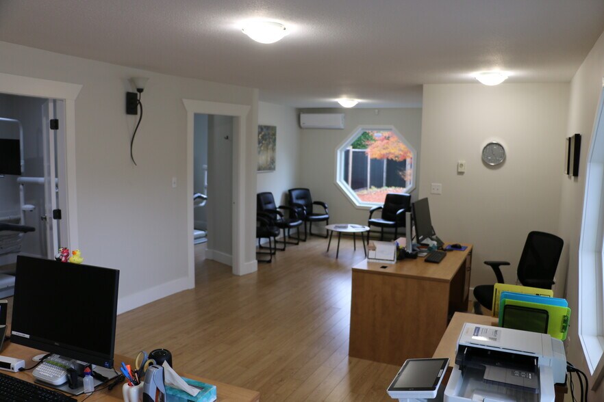 7184 Lantzville Rd, Lantzville, BC à vendre - Photo de l’immeuble – Image 3 sur 10