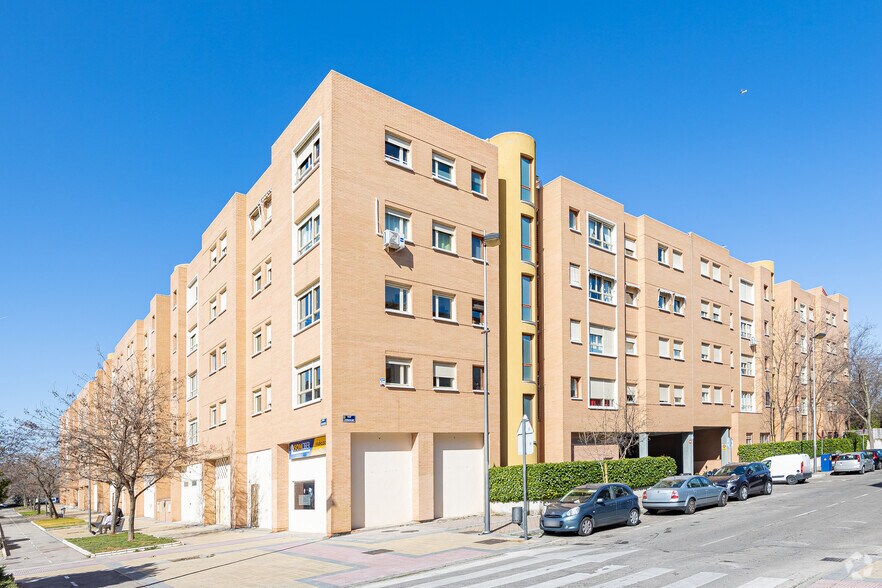 Calle Estocolmo, 122, Alcorcón, Madrid à vendre - Photo de l’immeuble – Image 2 sur 3