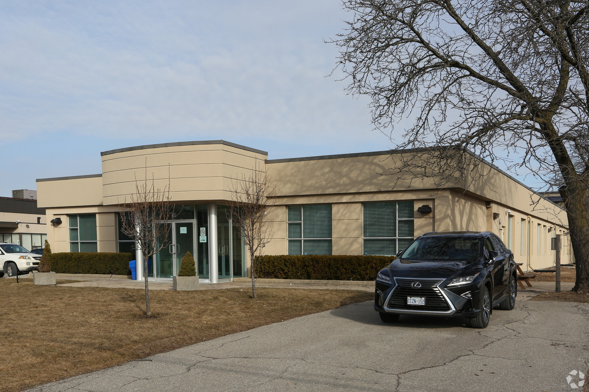 30 Kern Rd, Toronto, ON à louer Photo principale– Image 1 sur 7