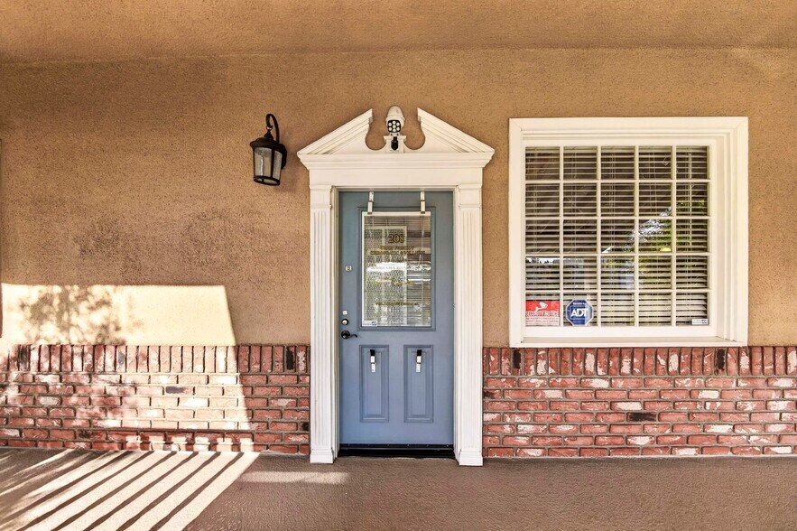 408 S Beach Blvd, Anaheim, CA à vendre - Photo de l’immeuble – Image 3 sur 17