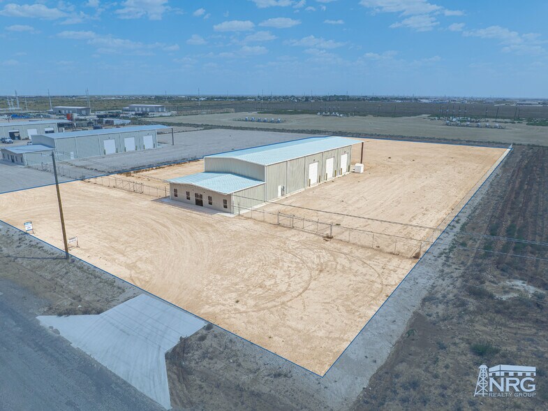 2610 E County Rd 130, Midland, TX à louer - Photo de l’immeuble – Image 3 sur 11