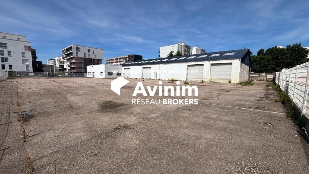 Local d’activités dans Le Havre à louer - Photo de l’immeuble – Image 1 sur 10