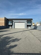 3231 E 19th St, Signal Hill, CA à louer Photo de l’immeuble– Image 1 sur 9