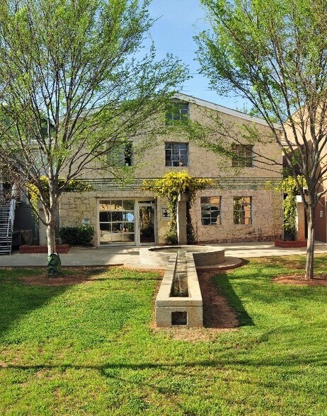 111 New St, Decatur, GA à louer - Photo de l’immeuble – Image 1 sur 1