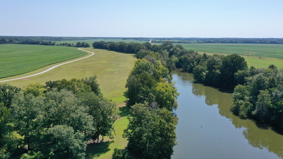 1571 Judge Greene Place Rd, Greensboro, AL à vendre - Photo de l’immeuble – Image 2 sur 48