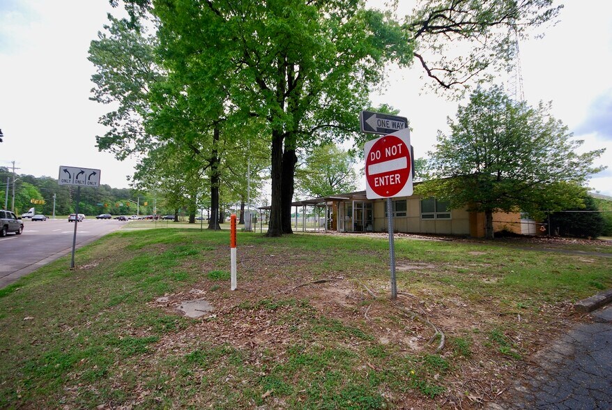 20 Vann Dr, Jackson, TN à louer - Photo de l’immeuble – Image 2 sur 26