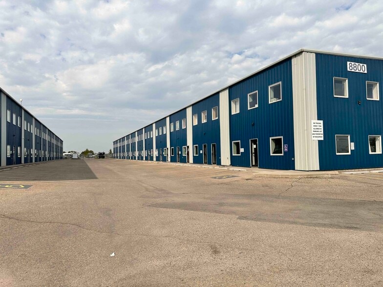 8800 Venture Ave SE, Calgary, AB à vendre - Photo de l’immeuble – Image 3 sur 14