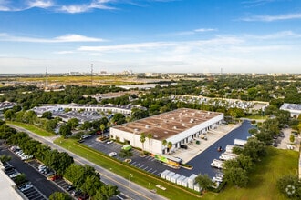 7703 Kingspointe Pky, Orlando, FL - VUE AÉRIENNE  vue de carte