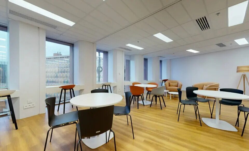 Bureau dans Lyon à louer - Photo de l’immeuble – Image 3 sur 16