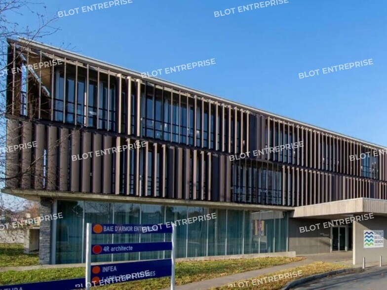 Bureau dans Trégueux à louer - Photo de l’immeuble – Image 3 sur 4