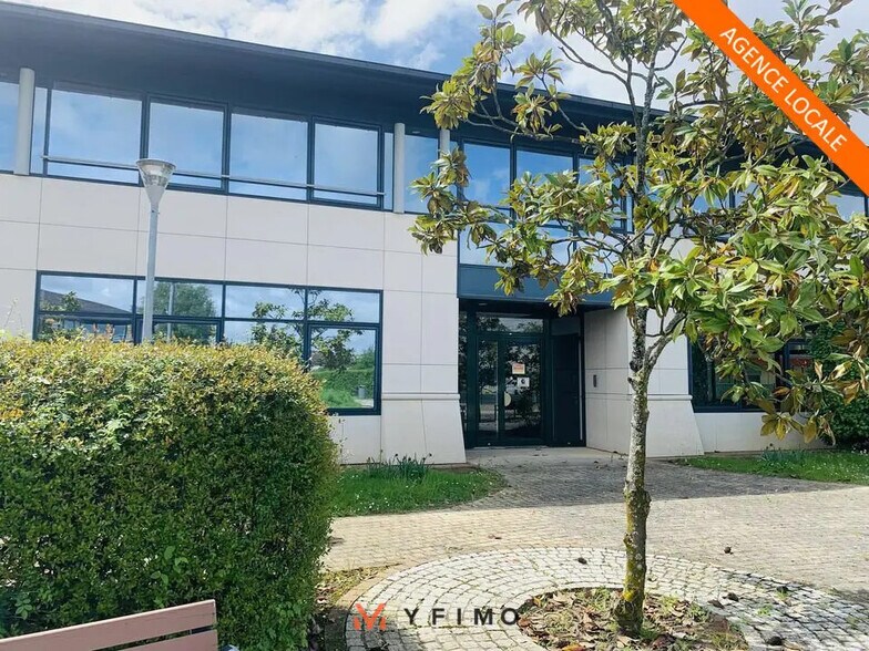 Local d’activités dans Trappes à louer - Photo de l’immeuble – Image 2 sur 7