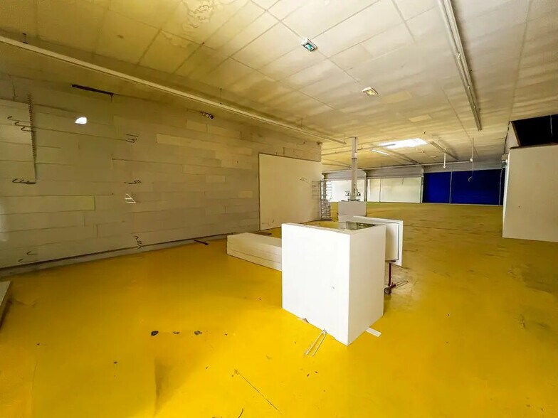 Local commercial dans Orange à louer - Photo intérieure – Image 3 sur 8