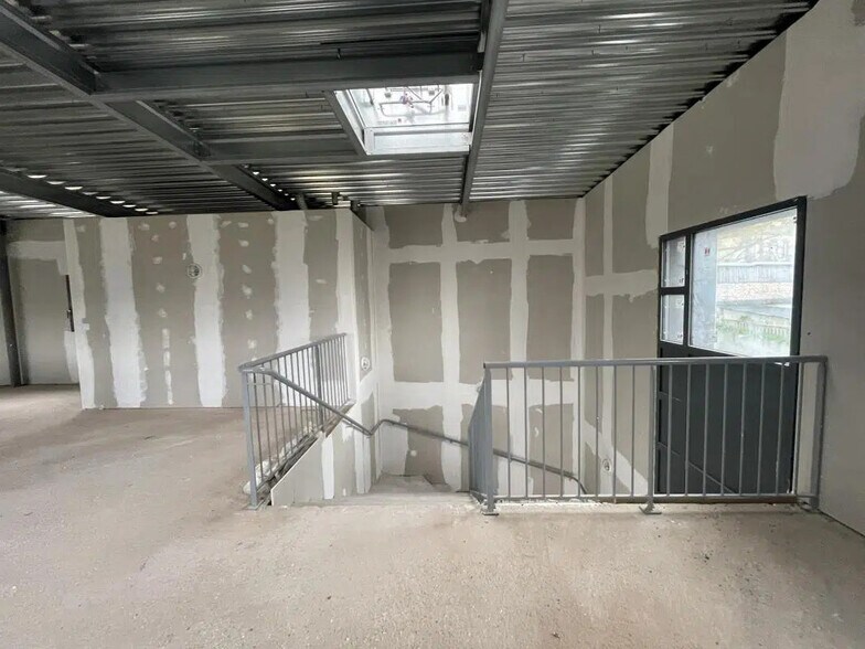 Bureau dans Évreux à vendre - Photo de l’immeuble – Image 3 sur 5